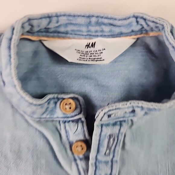 H&M Toddler Boys Denim Short Sleeve Button Down Shirt 2T Band Collar - Picture 2 of 10